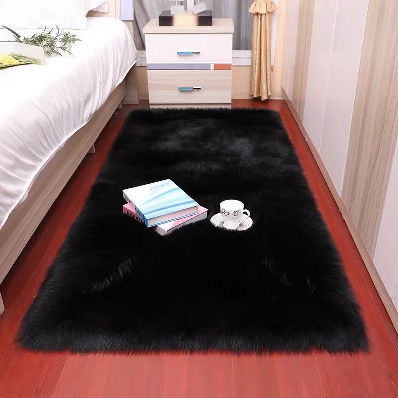 Beautiful Fluffy Decorative Carpet - MEDIJIX